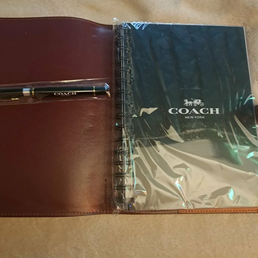 Rare Coach x Peanuts (Coach Outlet exclusive) notebook set (A5 size) - Picture 2 of 4